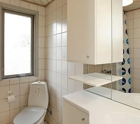 Casa vacanze Five-bedroom Holiday In 10
