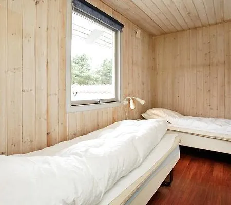 Casa vacanze Five-bedroom Holiday In 10 *