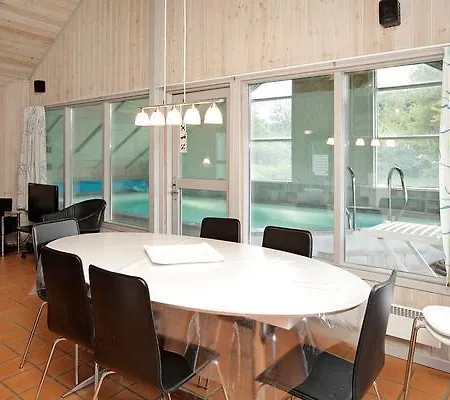Five-bedroom Holiday In 10 Casa vacanze Blåvand